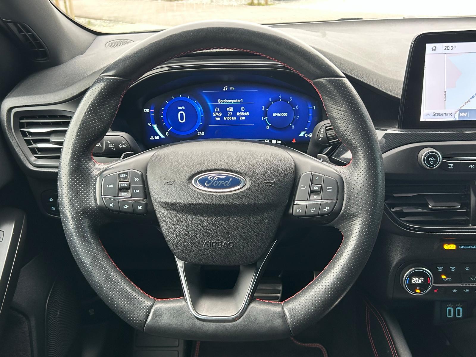Ford Focus Turnier 1.5 ST-Line X *LED*APP*TEMP*SHZ*18