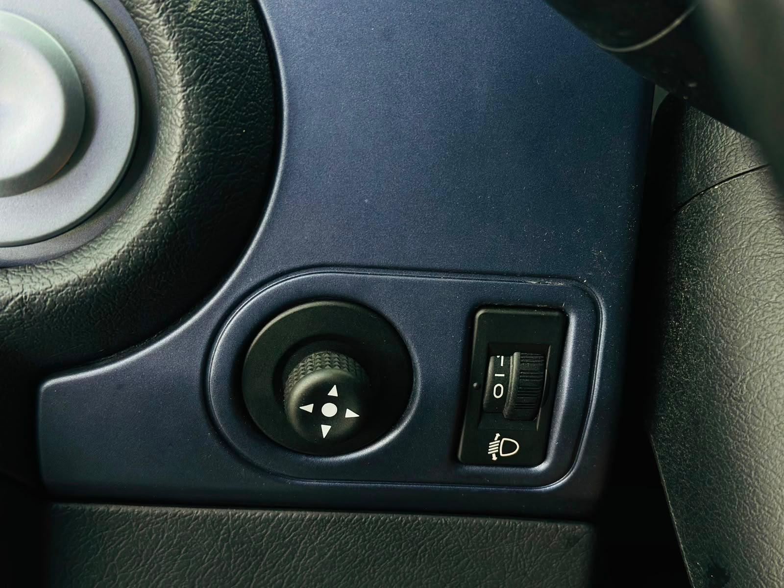 Citroën Berlingo-Schwneksitz-Behindertengerecht-Rampe