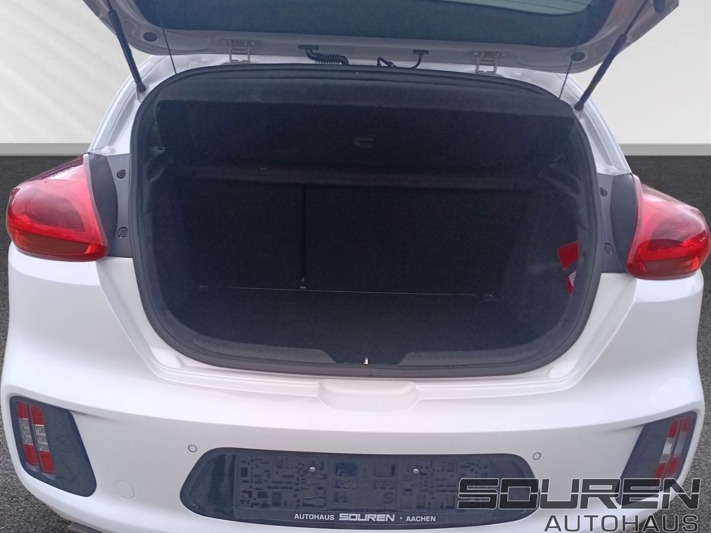 Fahrzeugabbildung Kia ProCeed 1.6 GT-Challenge +Navi+Mehrzonenklima+Si