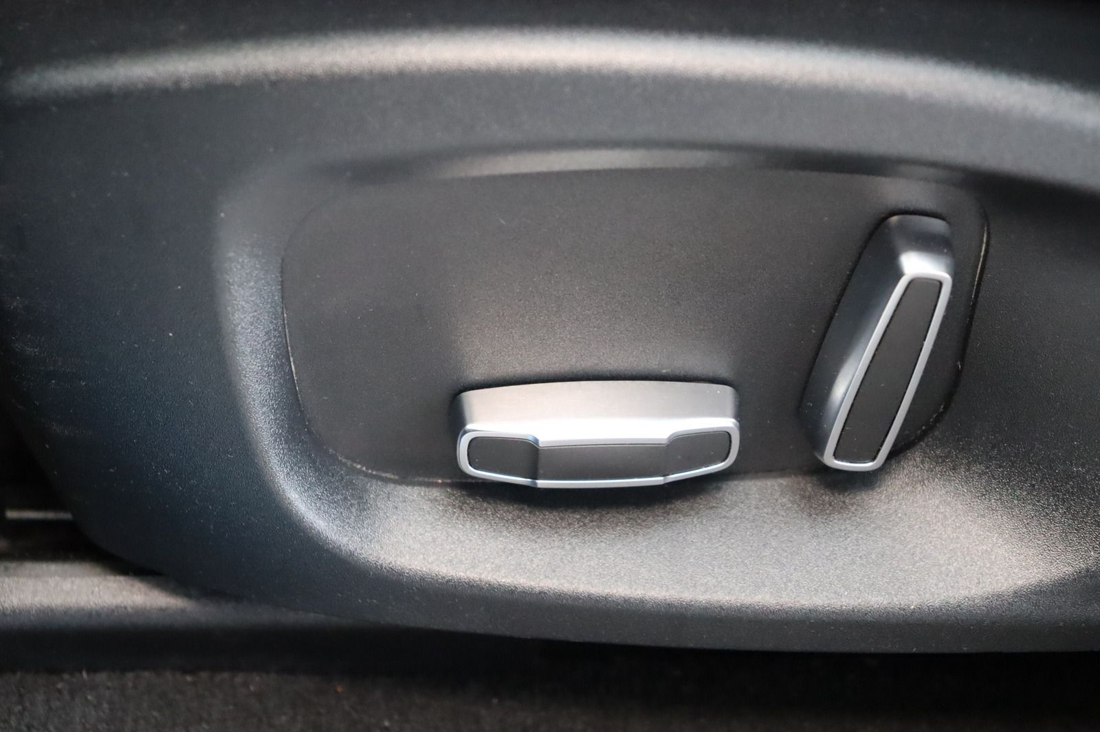 Fahrzeugabbildung Jaguar F-Pace 25t AWD * Navi * Anhängerk * LED