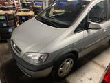 Opel Zafira 1.8-16V Comfort Navigator - Opel Zafira Comfort mit Benzin-Antrieb