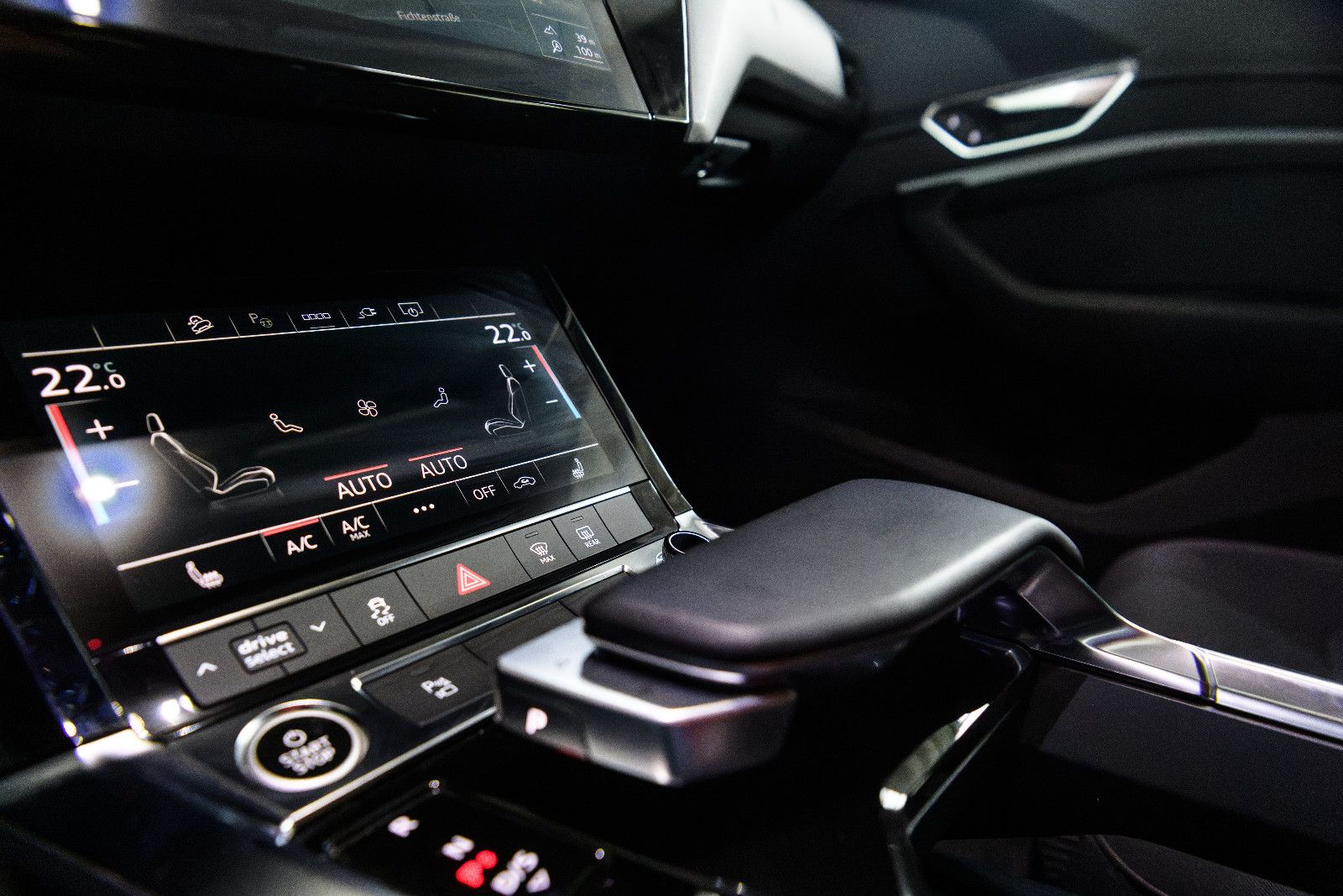 Fahrzeugabbildung Audi e-tron 50 quattro LED+NAVI+SZH+RFK