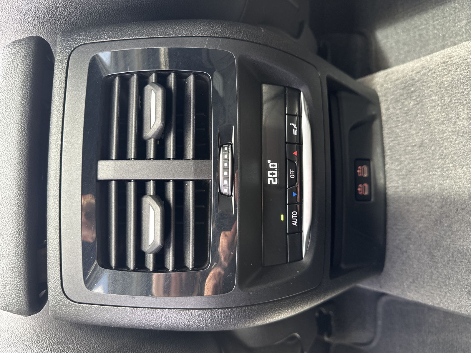 Fahrzeugabbildung BMW X3 xDrive20d M-Sport NAV+LASER+PANO+HUD+KAM+19ZO