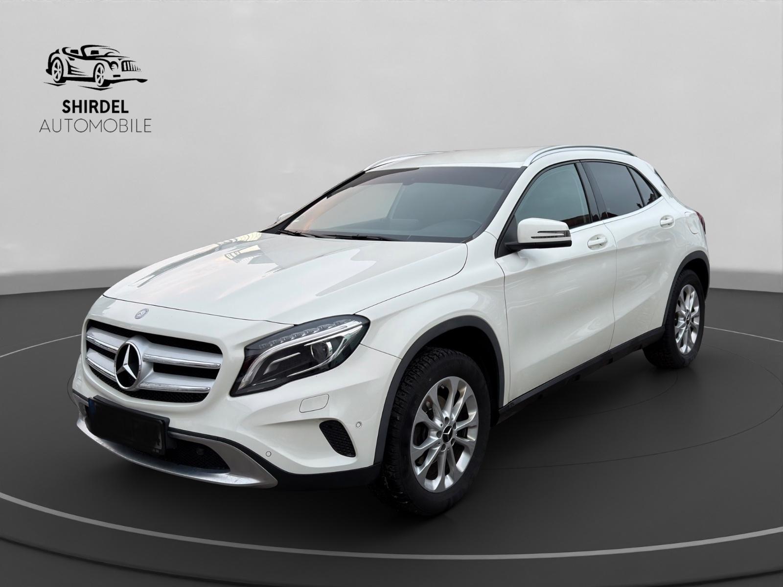 Mercedes-Benz GLA 180 Navi/Xenon/Teilleder/Sitzheizung/PDC
