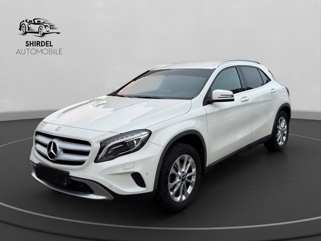 MERCEDES-BENZ GLA 180 Navi/Xenon/Teilleder/Sitzheizung/PDC
