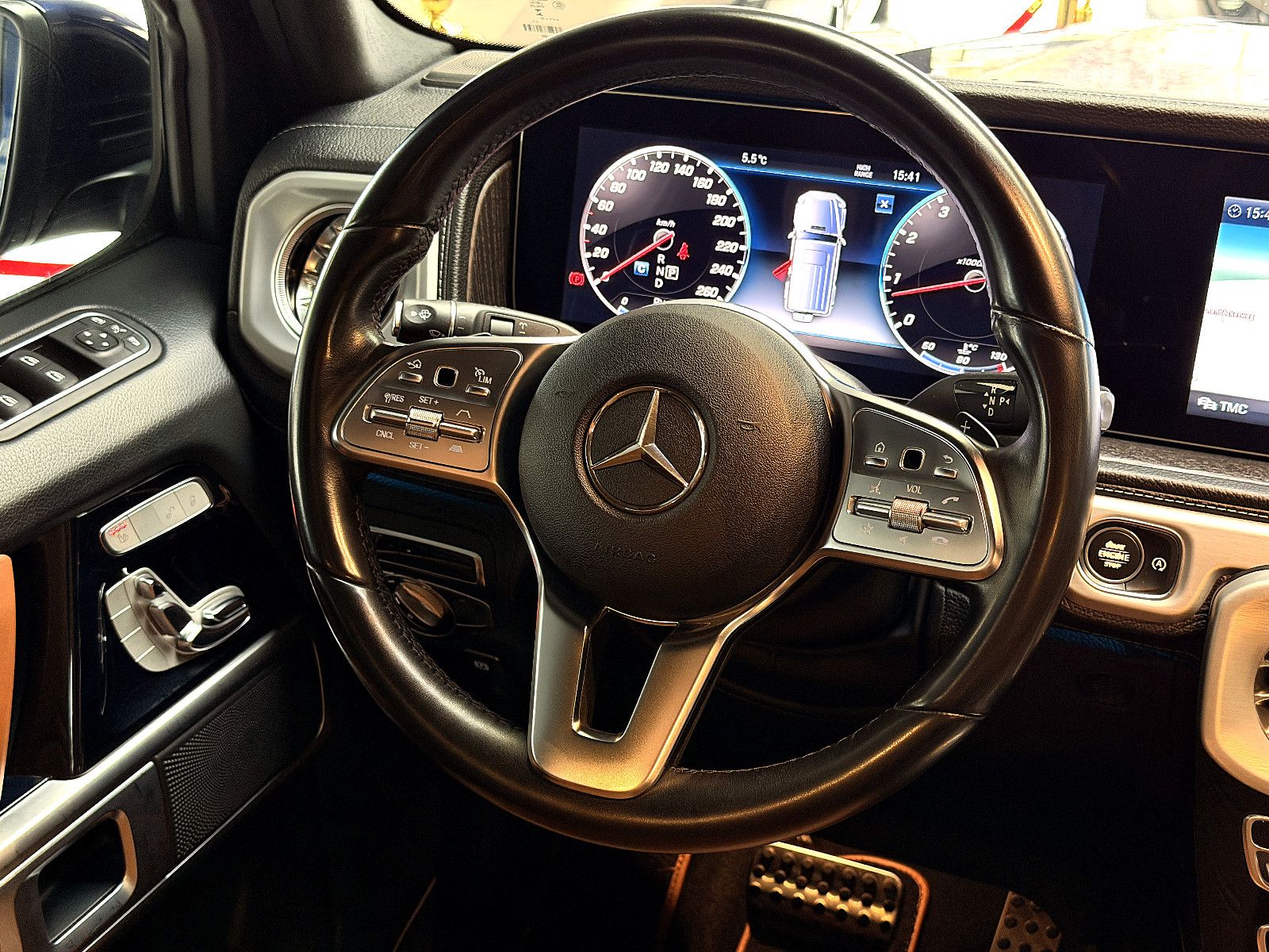 Fahrzeugabbildung Mercedes-Benz G 500 /AMG/22''ALU/AMBIENTE/360°KAM/STANDHEIZUNG