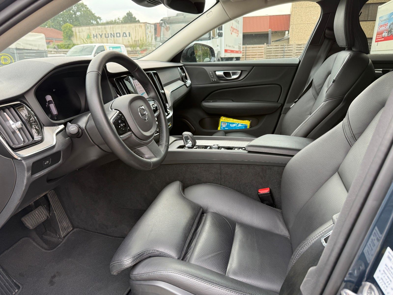 Fahrzeugabbildung Volvo V 60 Kombi Plus Dark