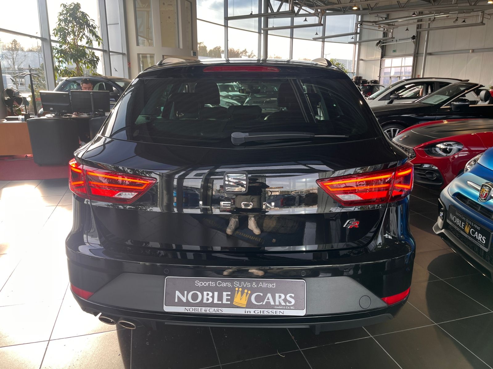 Fahrzeugabbildung SEAT Leon ST FR Black Matt Edition LED NAVI ALU