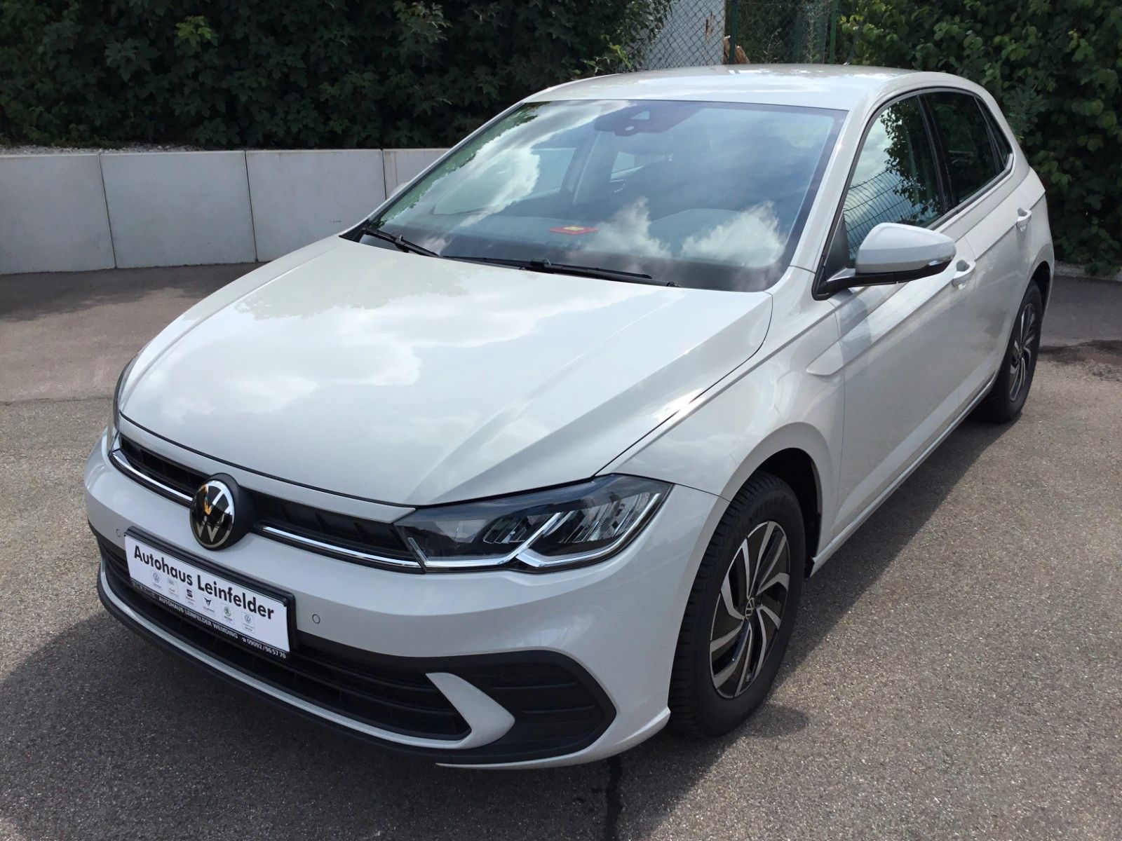 Fahrzeugabbildung Volkswagen Polo 1.0 TSI Life+Sitzheizung+AppConnect+Kamera