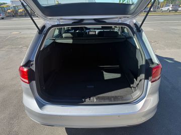 Volkswagen Passat Variant - 11