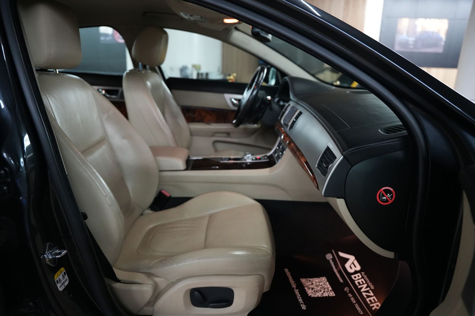 Fahrzeugabbildung Jaguar XF 2.2 Diesel *Automatik*Kamera*Leder*Navi