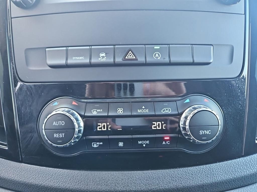 Fahrzeugabbildung Mercedes-Benz Vito 124 Mixto lang 5 Sitze LED DISTRONIC Comfor