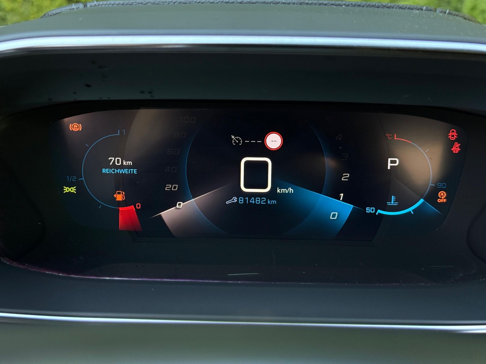 Fahrzeugabbildung Peugeot 2008 GT 1.5 Blue-HDI LED+NAV+KAM+PANO+AMBI+SHZ+