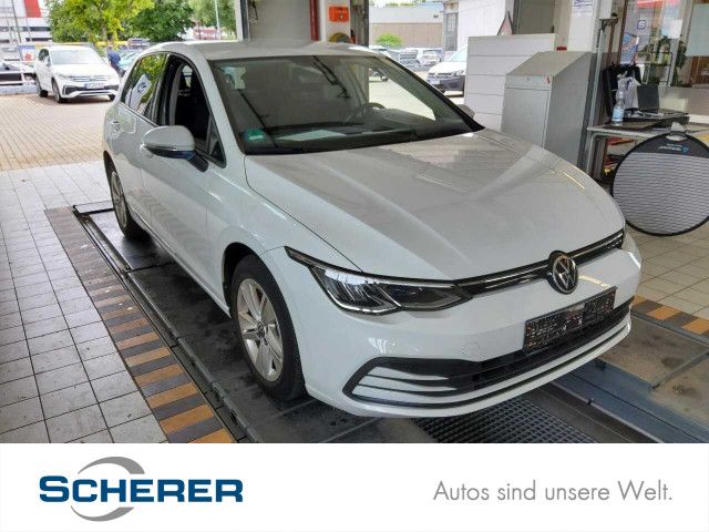Volkswagen Golf VIII 1.5 eTSI Life DSG NAVI ACC APP AHK