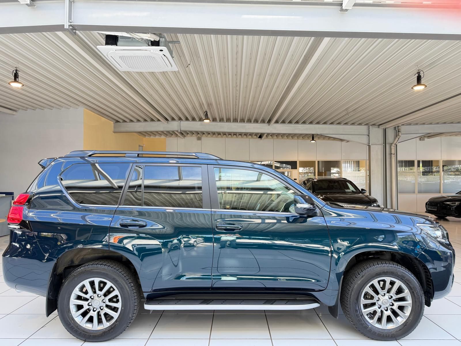 Toyota Land Cruiser 2.8 Executive AHK Pano 7Sitze Kamer foto 5