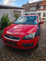 Ford Focus 1.6 Ghia Ghia TÜV und Bremsen neu - Ford Focus aus 2006: 1.6