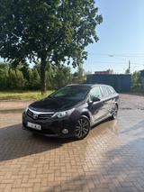 Toyota Avensis Combi 2,2-l-D-4D Comfort Comfort - Toyota Avensis: Co2