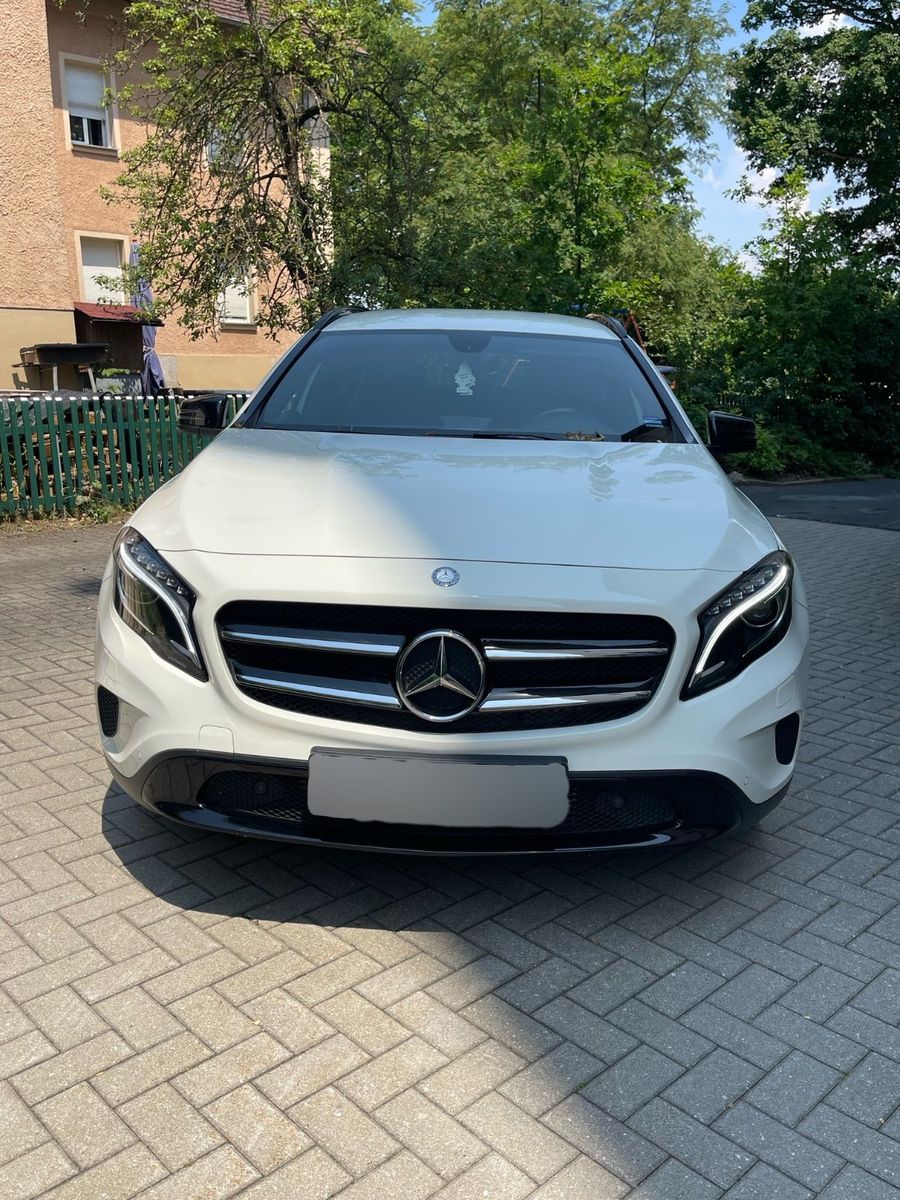 MERCEDES-BENZ Mercedes-Benz GLA 200 CDI 4MATIC DCT -