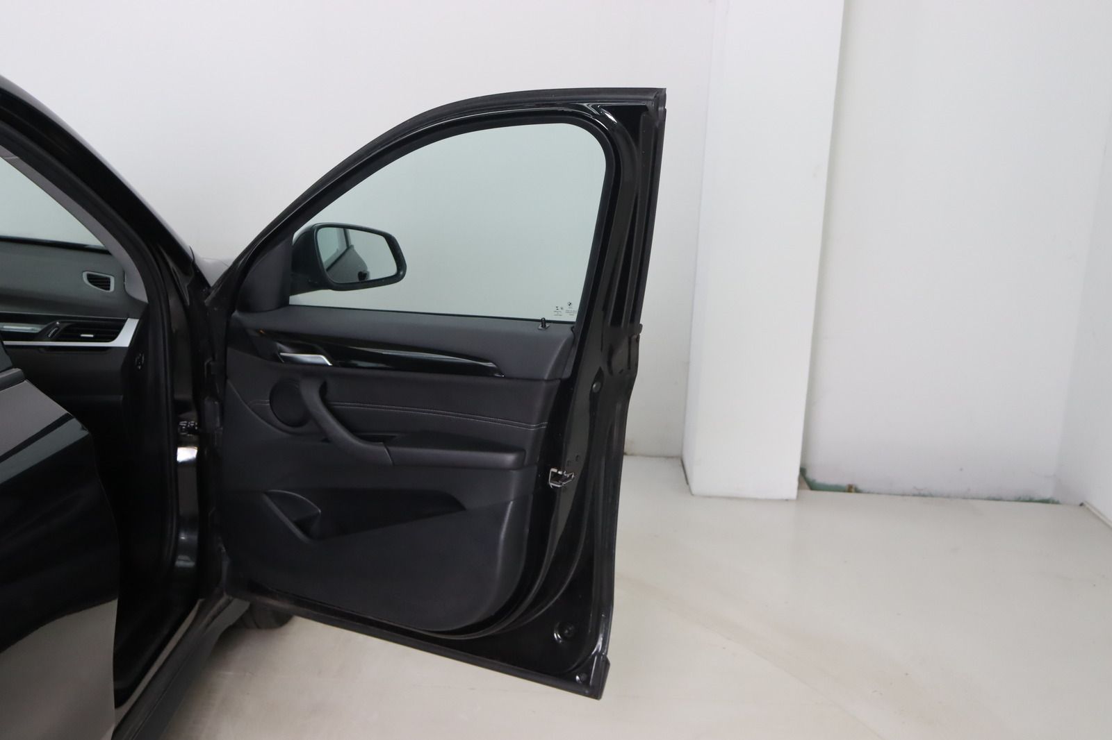 Fahrzeugabbildung BMW X1 xDrive18d * LED * Navi * RFK