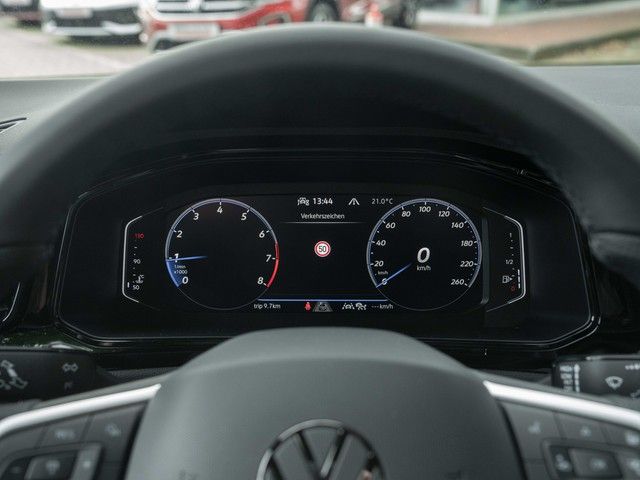 T-Roc R-Line TSI 6-Gang Black Style Sportsitze