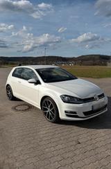 Volkswagen Golf 7 2.0Tdi R-Line 8 Fachbereift TÜV neu - Volkswagen Golf mit Diesel-Antrieb: Sportwagen