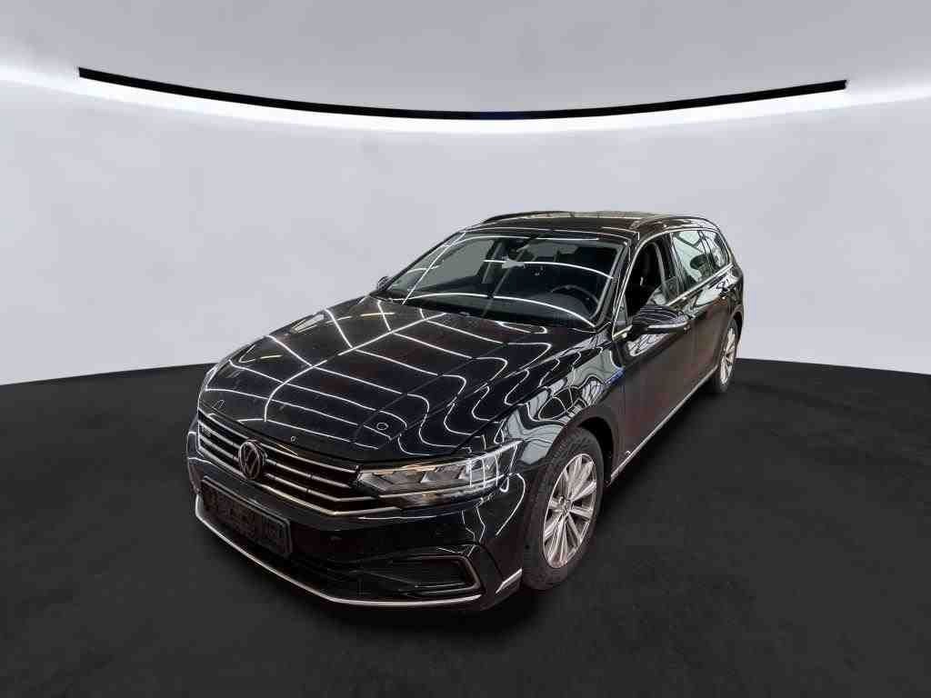 VW Passat Variant GTE Aut. LED SHZ Navi ACC Kessy