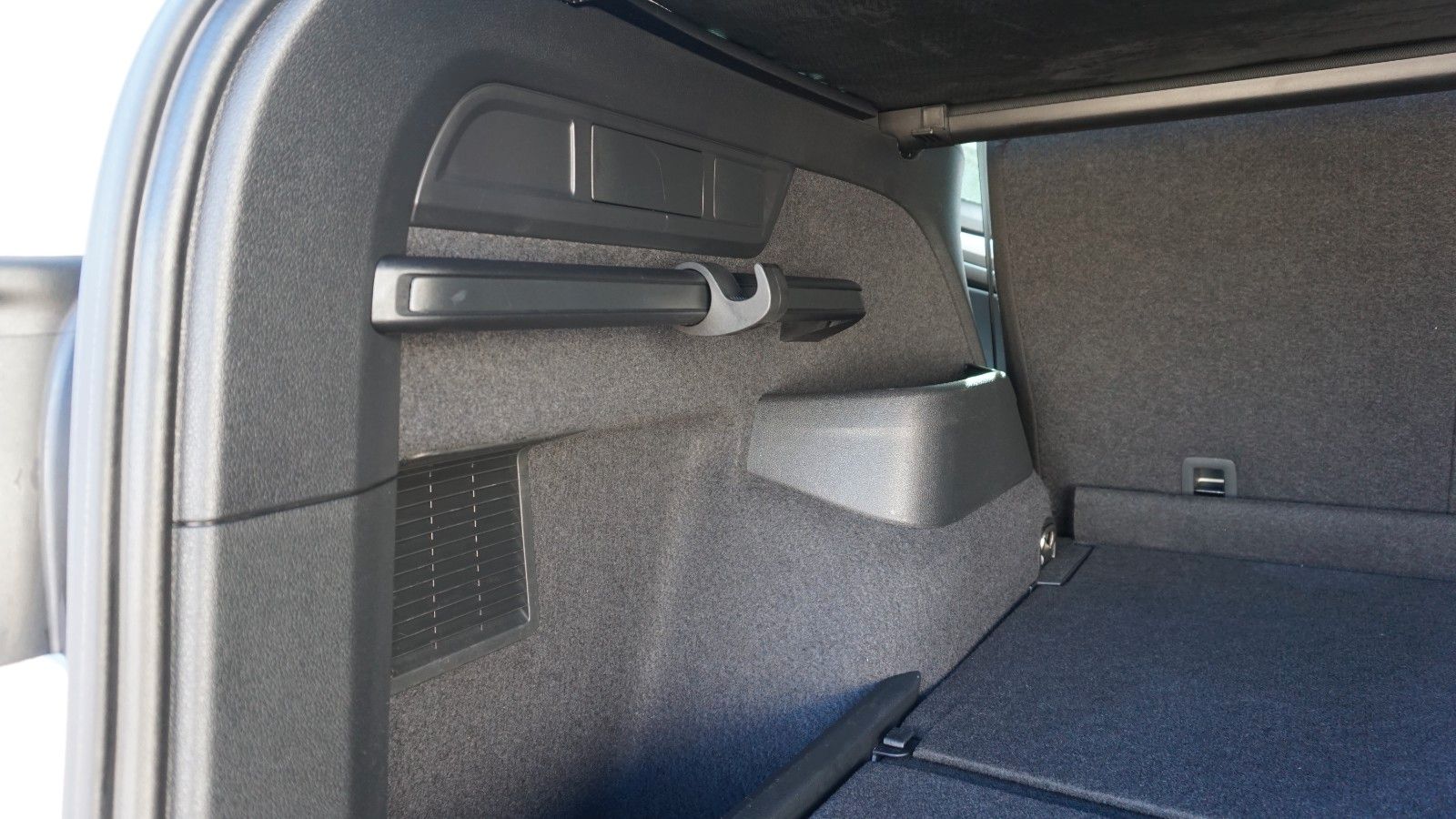 Fahrzeugabbildung SKODA Kodiaq Tour 4x4, LED,Navi,Kamera,SH,DAB,AHK