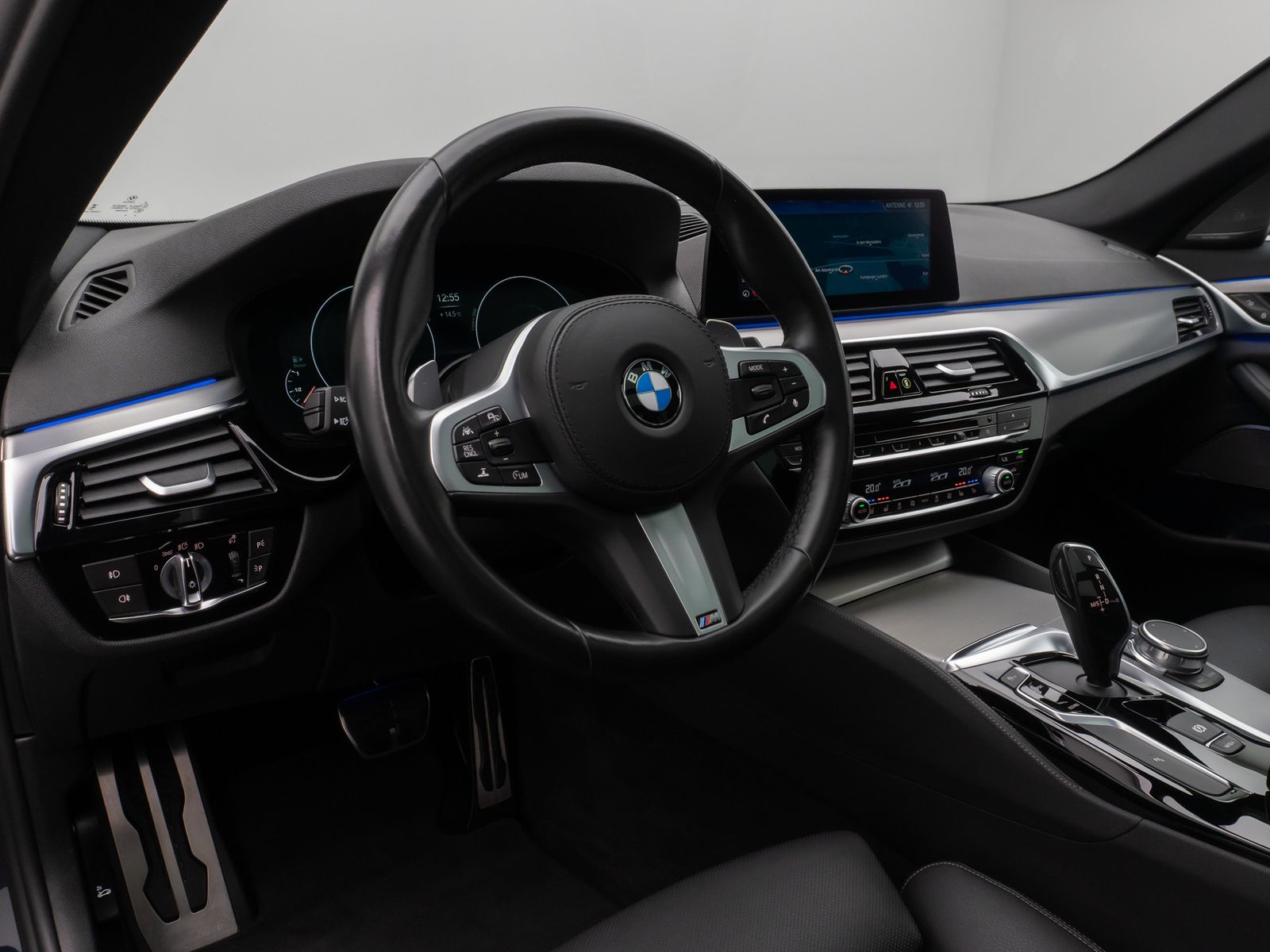 Fahrzeugabbildung BMW 530d xD M Sport Panorama Kamera HUD H/K Komfort