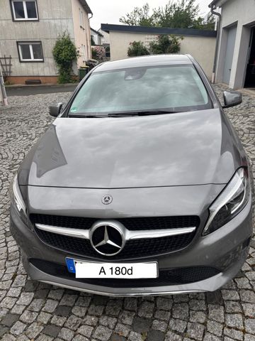 MERCEDES-BENZ A 180 d DCT 