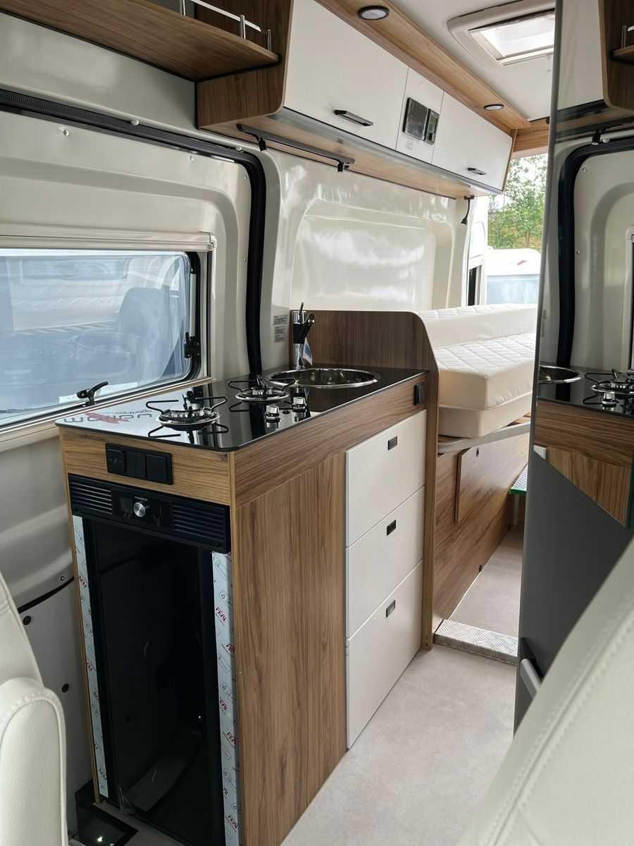 Fahrzeugabbildung Karmann Dexter 4x4 DE 570 AW Klima, RFK, El. Trittstufe