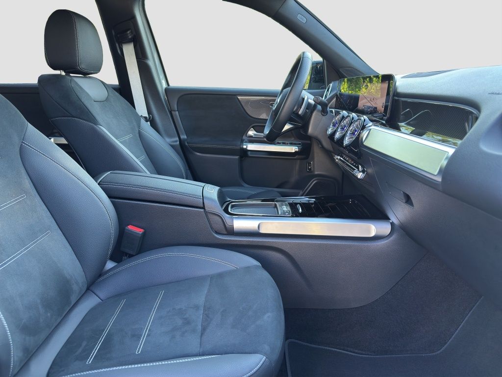 Fahrzeugabbildung Mercedes-Benz GLB 200 AMG*NIGHT*AHZV*K-GO*TOTWINKEL*AMBIENTE*