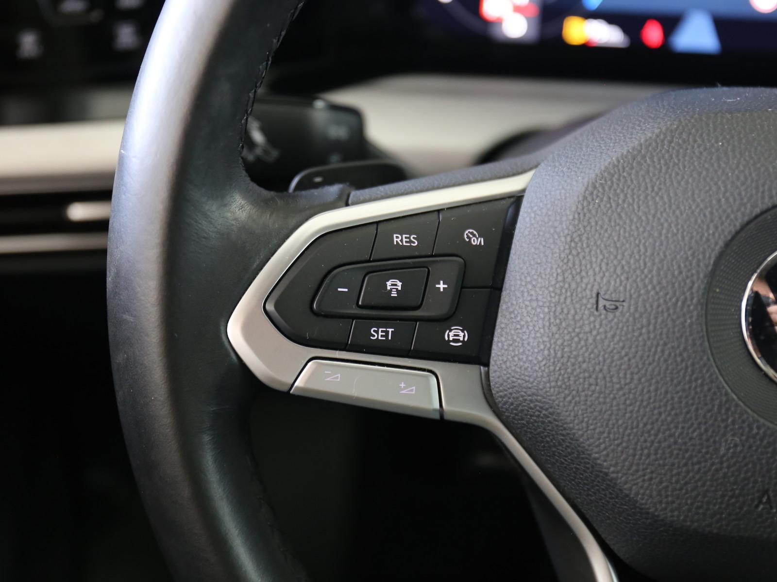 Volkswagen Golf Life 2.0TDI LED NAVIGATION PRO SHZ ACC APP, миниатюра 7