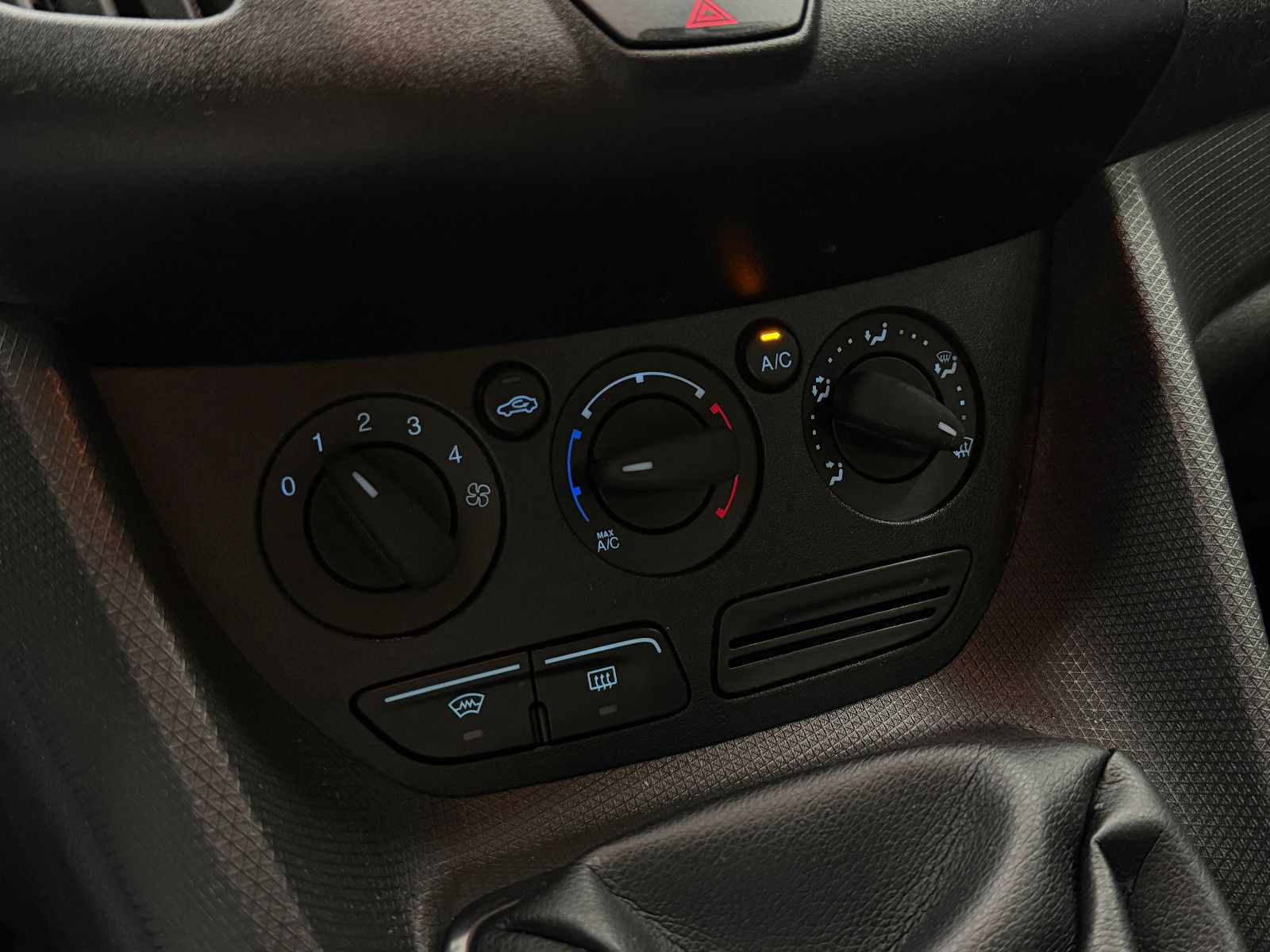 Fahrzeugabbildung Ford Tourneo Connect Trend|KLIMA|PDC