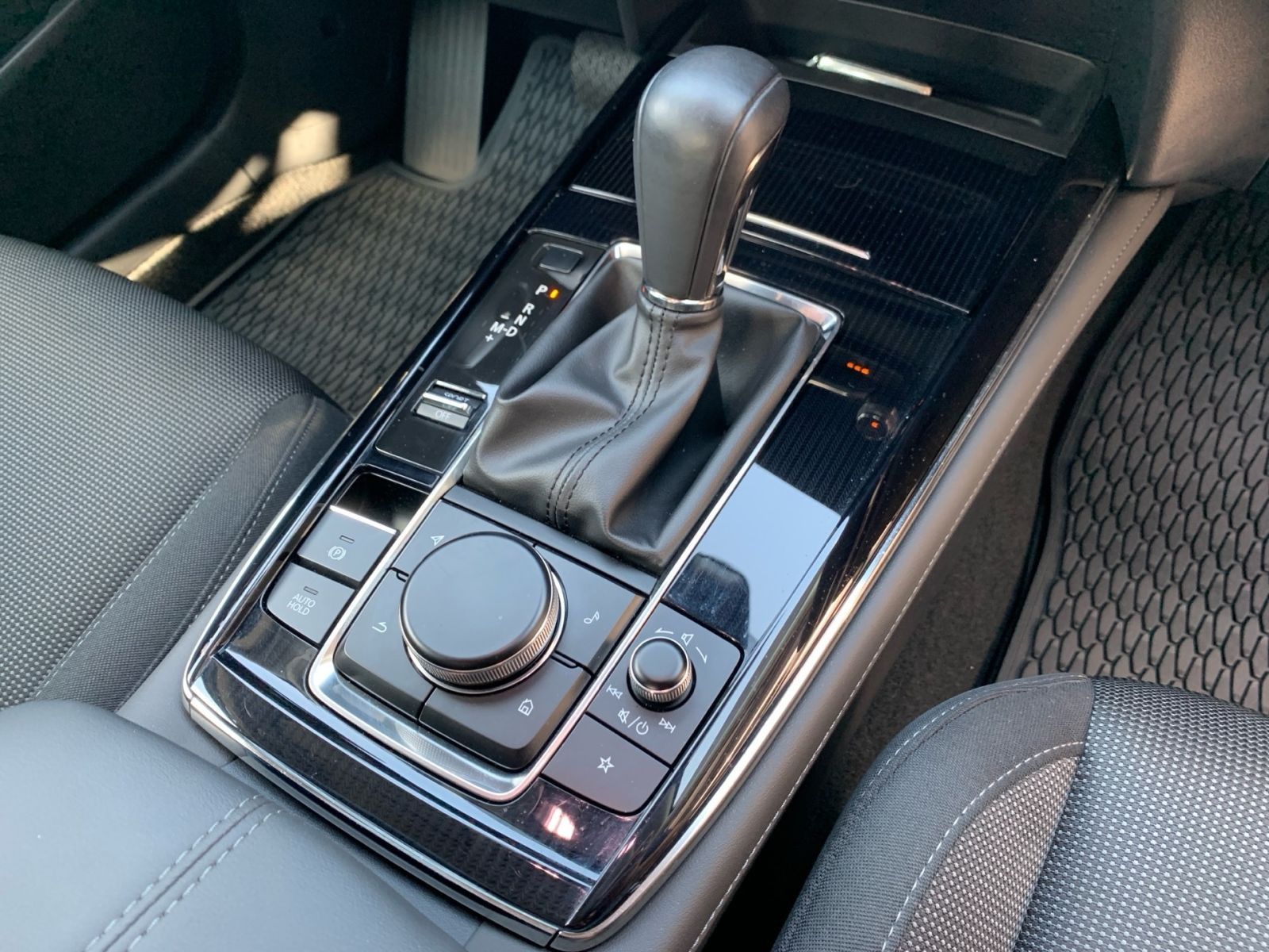 Fahrzeugabbildung Mazda CX-30 2.0 SKYACTIV-G M Hybrid Selection Navi