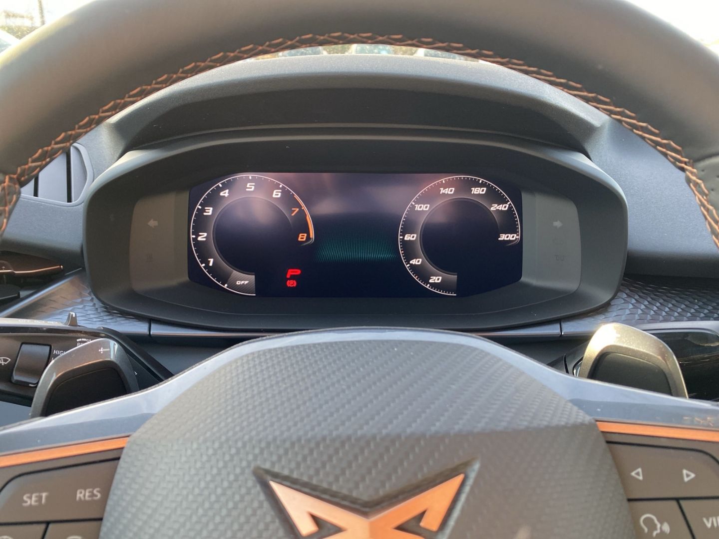 Fahrzeugabbildung CUPRA Terramar 195 kW 4Drive VZ*HUD*AHK*PANNO*Standhz*