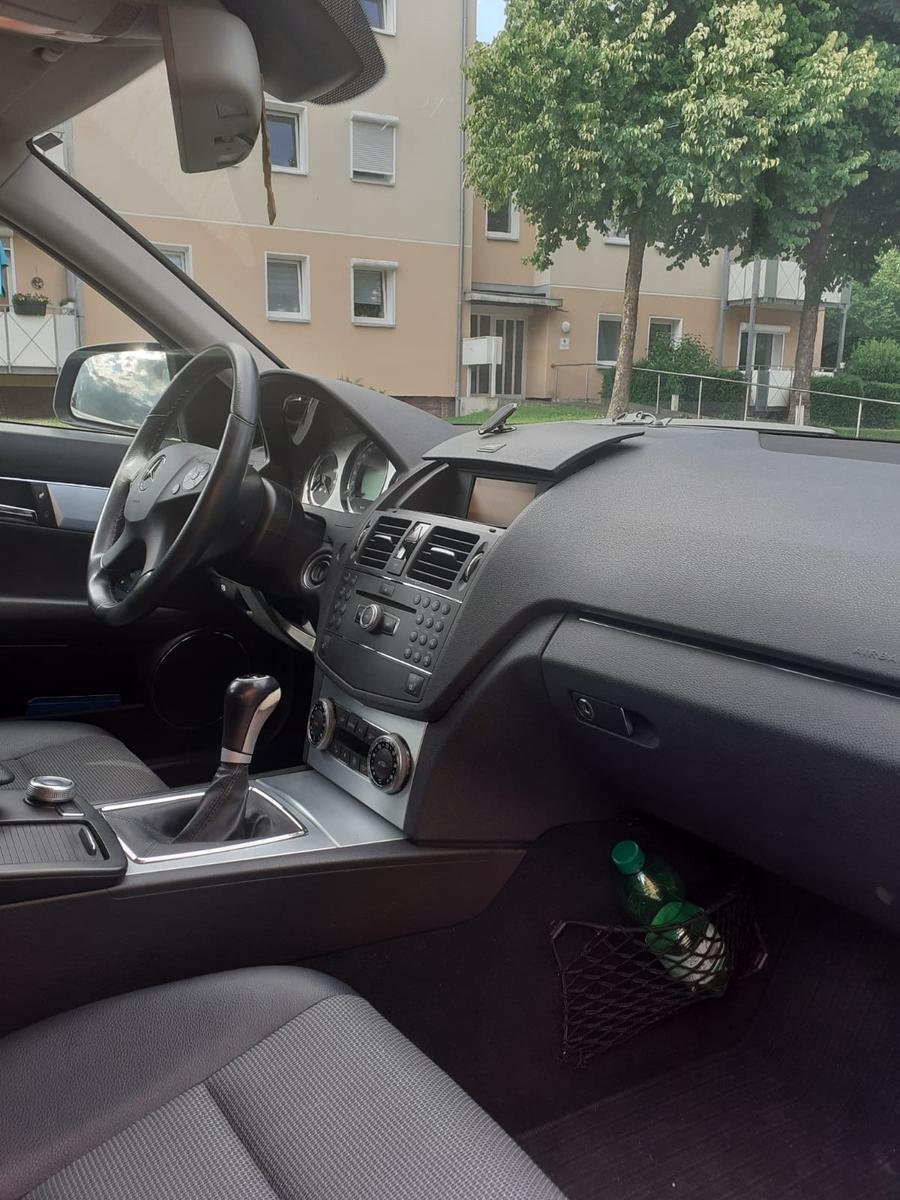 Mercedes-Benz 220 2008 — photo 7