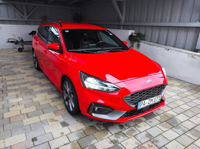 Ford Focus Turnier ST mit Ford-Garantie 8x Bereift