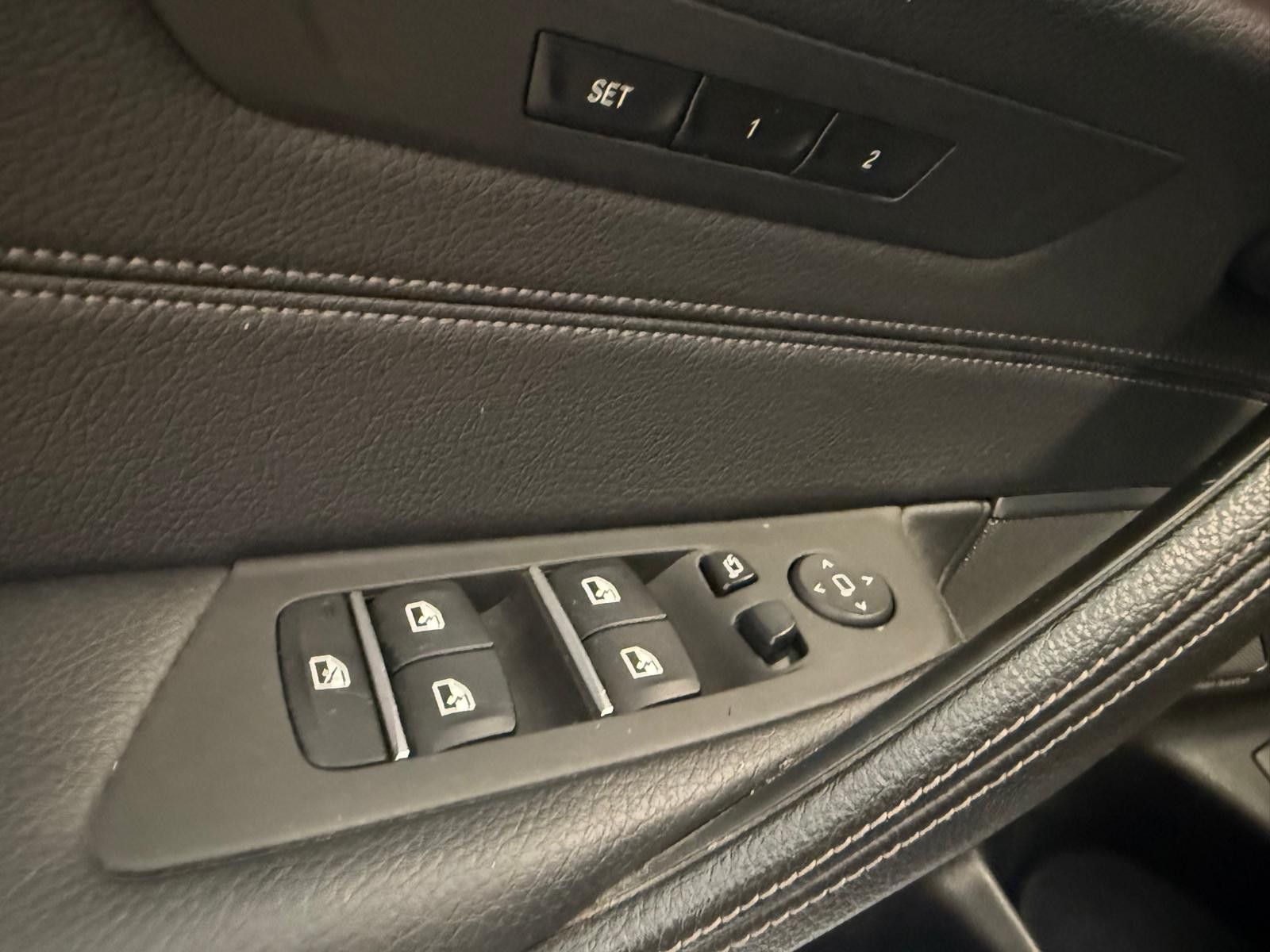 Fahrzeugabbildung BMW 540i Touring xDrive M /1.HAND/ SCHECKHEFT