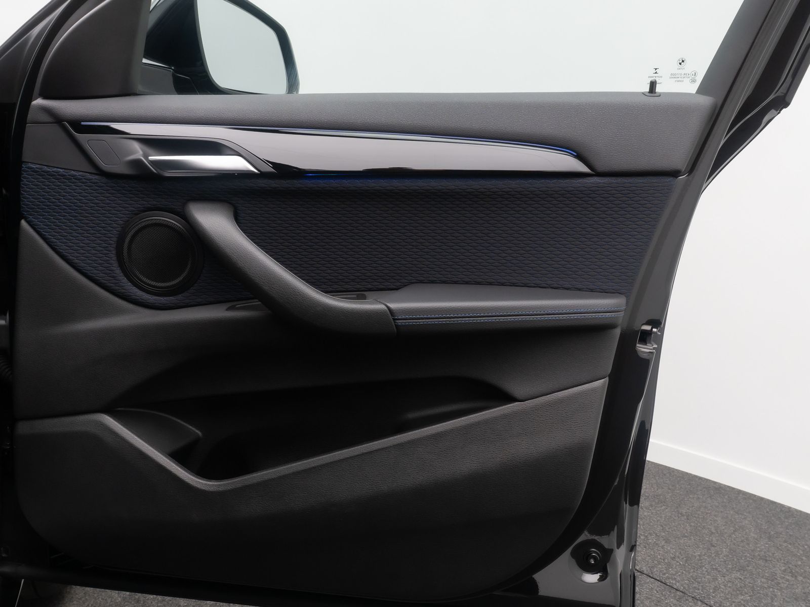 Fahrzeugabbildung BMW X2 sD20i M Sport Kamera HUD Panorama Alarm 20"
