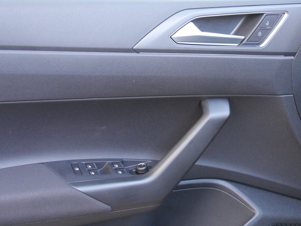 Fahrzeugabbildung Volkswagen Taigo R-Line 110kW 7-Gang DSG