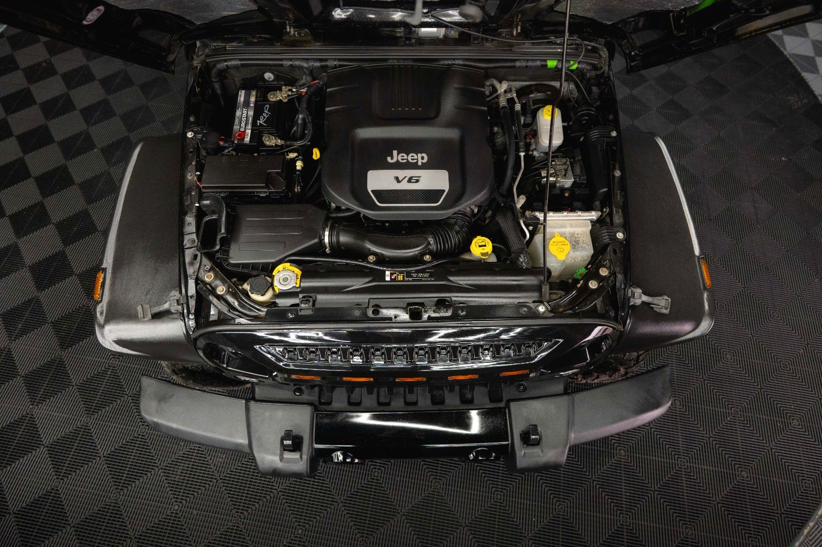 Fahrzeugabbildung Jeep Wrangler 3.6 V6 UNLIMITED SPORT OFFROAD 4x4 LED