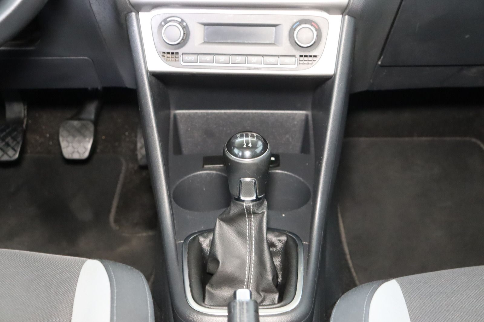 Fahrzeugabbildung Volkswagen Polo 1.2 Life Klimaaut. * SHZ * Alu * LED