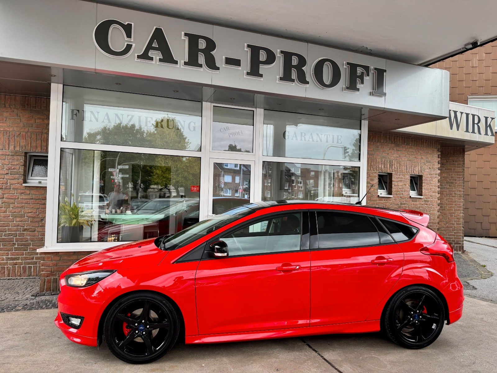 Fahrzeugabbildung Ford Focus Lim. Sport Navi/Bluetooth/Kamera/37 Tkm