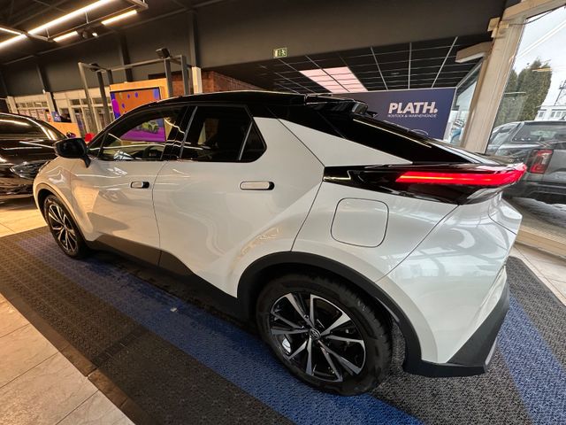 Toyota C-HR Hybrid FWD 2,0 L Black&White