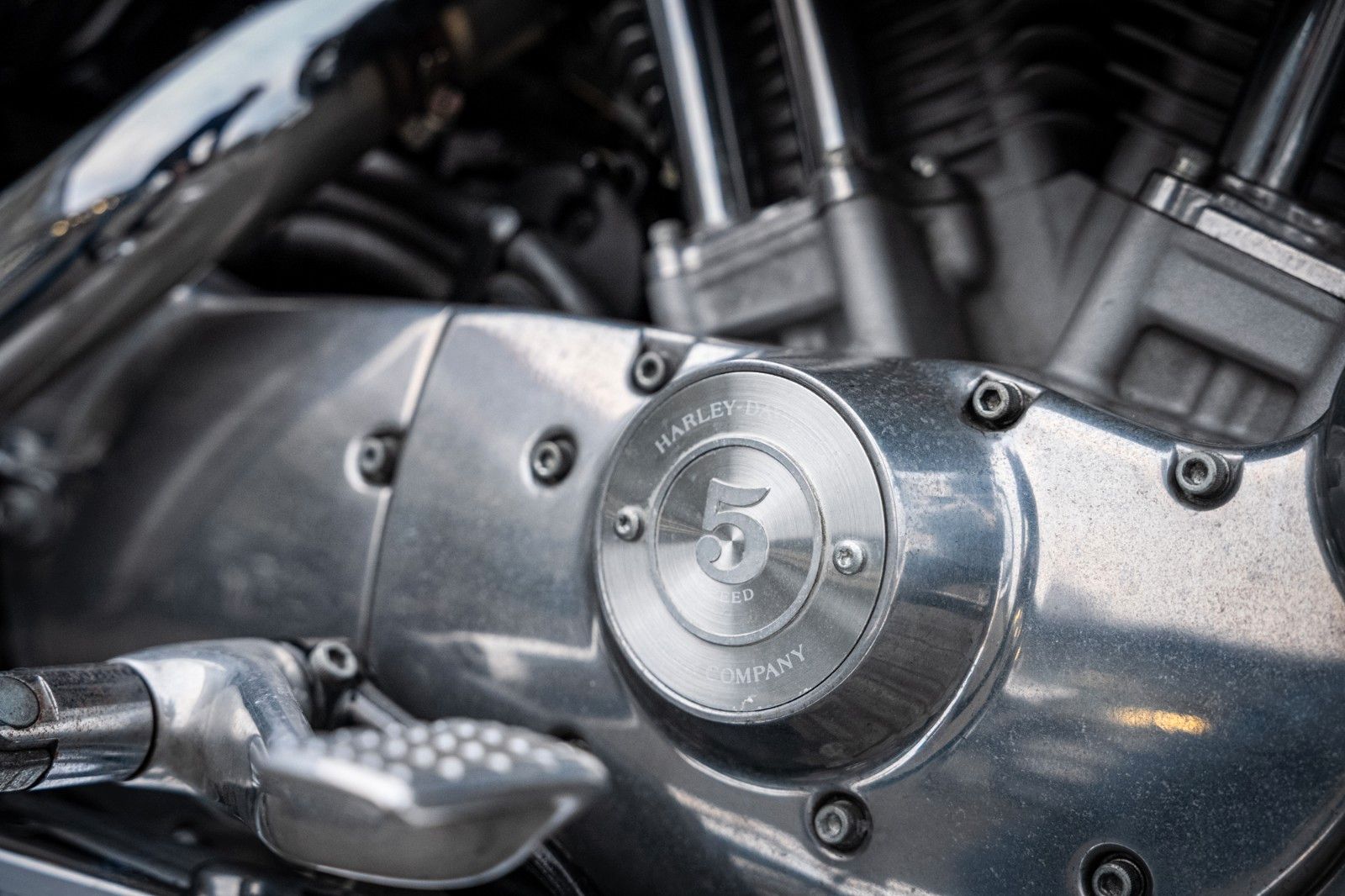 Fahrzeugabbildung Harley-Davidson XL883L SUPERLOW SPORTSTER - SEITLICHER -