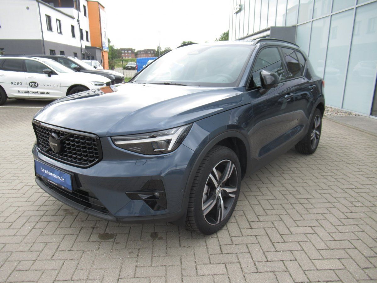Volvo XC40 B3 Plus Black Edition imagem 2