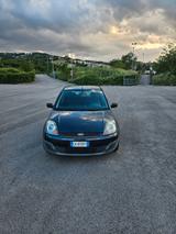 Ford Fiesta 1.4 TDCi 5p. Ghia - Ford Fiesta aus 2006 mit Diesel-Antrieb