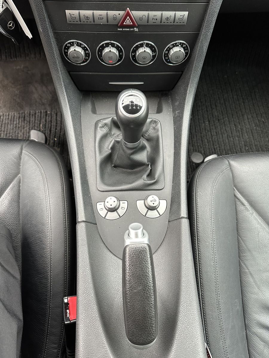 Fahrzeugabbildung Mercedes-Benz SLK 200 Kompressor SHZ+KLIMAAUTOMATIK+PTS+TEMPOM
