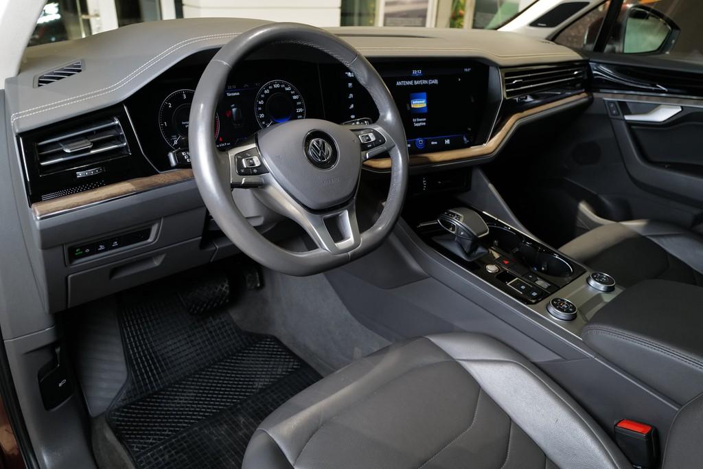 Volkswagen Touareg 3.0TDI Atmosphere 4x4 Luft AHK Dynaudio 