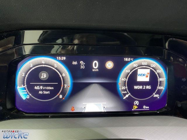 Golf VIII 1.5 TSI Life CONNECT KLIMA PDC LED